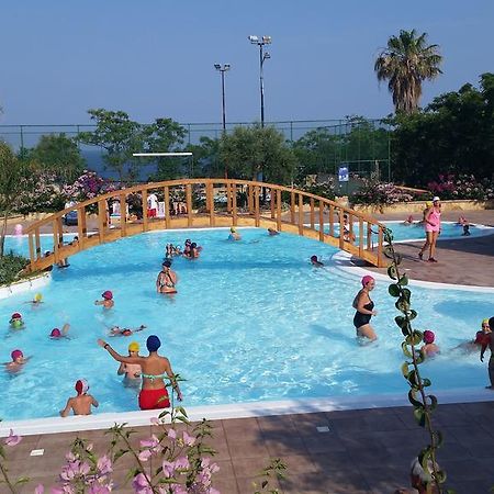 Villaggio Marinella Direttamente Sul Mare Isola Di Capo Rizzuto 外观 照片