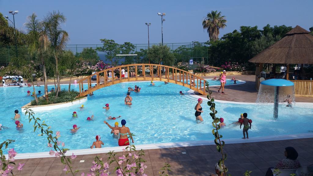 Villaggio Marinella Direttamente Sul Mare Isola Di Capo Rizzuto 外观 照片